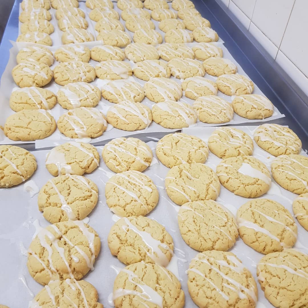 infantskitchen's tweet photo. Lemon drizzle cookies ... they smelt amazing !! https://t.co/8icalq5GYv