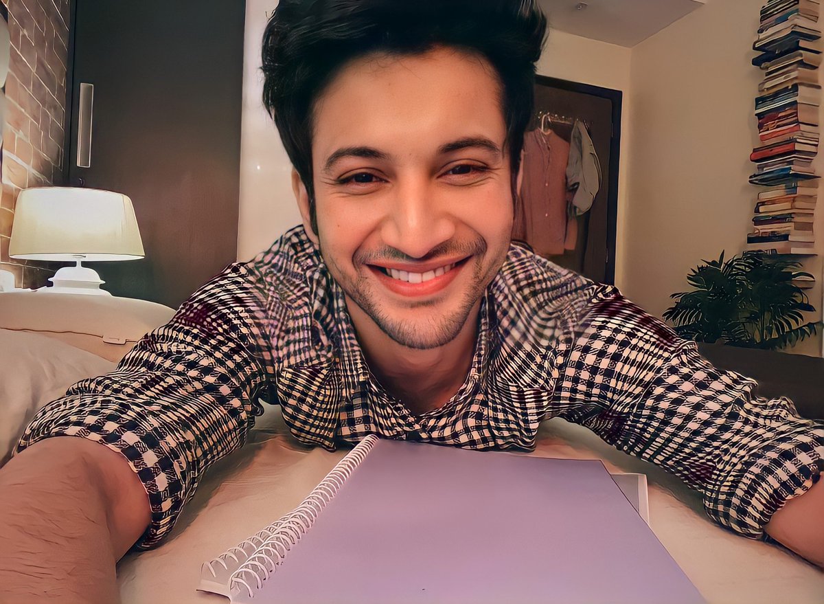 idogafstupid's tweet photo. We don't care if we win or not, it just that if you smile and thus thing, this whole trend idea makes you happy we're the most luckiest winners <3

#HappyBirthdayRohitSaraf https://t.co/5p2tpdU1iG