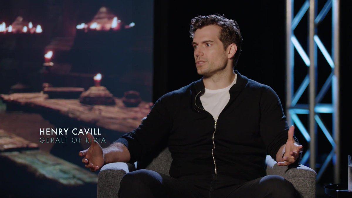 xenia_9755's tweet photo. Hes so gorgeous 🤤 #HenryCavill #witchercon #nowwatching https://t.co/V21Znf5qXj