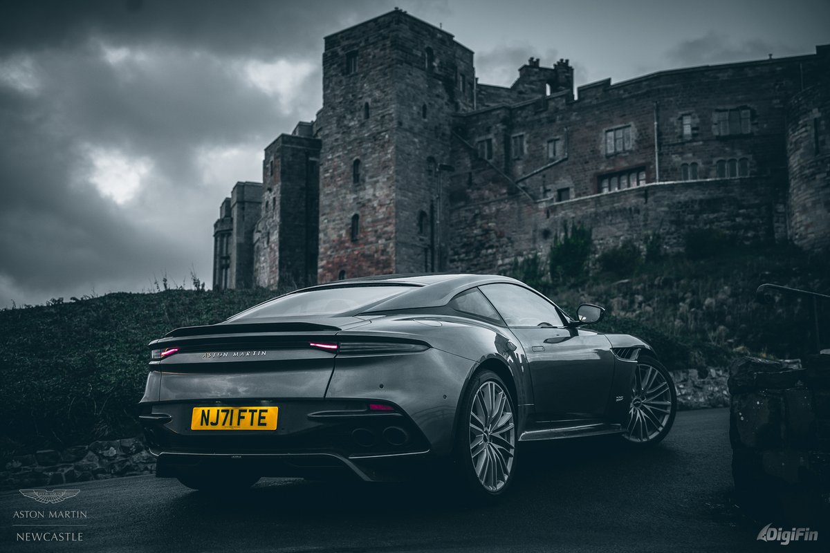 astonmartin_new's tweet image. Today's feature from 'Aston in Wild' shows images taken at Bamburgh Castle.  
Simply stunning 😍