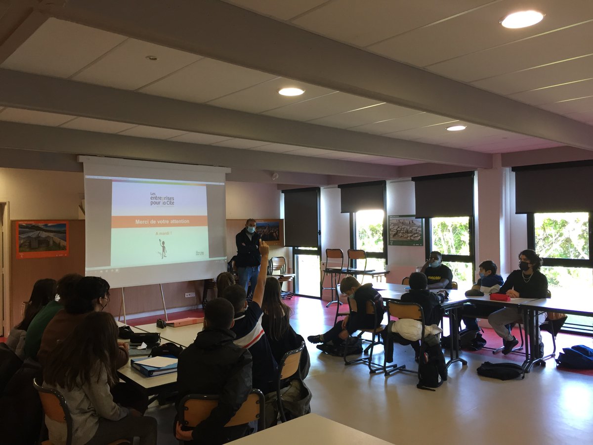 EntreprisespourCité (@lepc_so) on Twitter photo 📚 2 nouvelles sessions "Découverte de l'entreprise" pour la classe de 4ème segpa du collège Gérard Philippe ...avec l'aide des équipes <a href="/RegazBordeaux/">Régaz-Bordeaux</a> <a href="/BNPP_PF/">BNP Paribas 𝙋𝙚𝙧𝙨𝙤𝙣𝙖𝙡 𝙁𝙞𝙣𝙖𝙣𝙘𝙚</a> et <a href="/Cdiscount/">Cdiscount</a>. Des simulations d'entretiens mais aussi des jeux pour se mettre dans la peau d'un recruteur💪 📚 2 nouvelles sessions "Découverte de l'entreprise" pour la classe de 4ème segpa du collège Gérard Philippe ...avec l'aide des équipes <a href="/RegazBordeaux/">Régaz-Bordeaux</a> <a href="/BNPP_PF/">BNP Paribas 𝙋𝙚𝙧𝙨𝙤𝙣𝙖𝙡 𝙁𝙞𝙣𝙖𝙣𝙘𝙚</a> et <a href="/Cdiscount/">Cdiscount</a>. Des simulations d'entretiens mais aussi des jeux pour se mettre dans la peau d'un recruteur💪