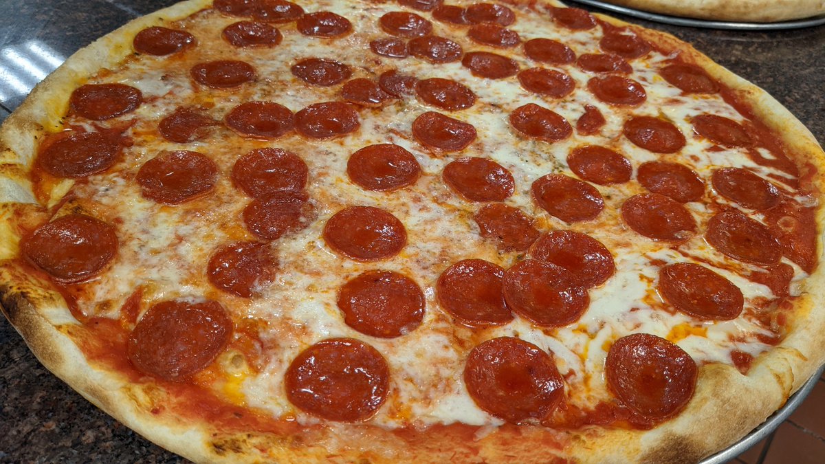 ItalianNJ908's tweet photo. Pizza Pizza Pizza #ItalianNJ Open 7 days a week. Lunch, dinner, Pizza. Salads, Pasta, Meatballs, Sausage, Veal, Steak, Chicken, Fresh vegetables, garlic knots, Soups, Dine in, Take out and delivery. Elizabeth, NJ Union County https://t.co/UrzMIrbGMZ https://t.co/i284vfIDP1