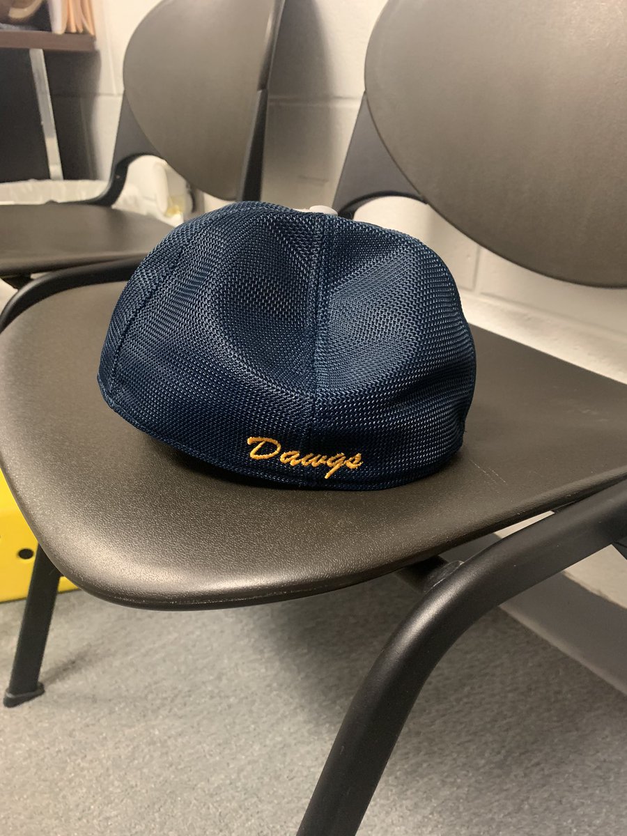 We have these 🔥🔥🔥 flex-mesh hats from The Game and need to give one away! 

Enter to Win:
✅ Follow
❤️ Like
🔁 Retweet 

Random Drawing will take place when we reach 1K followers!