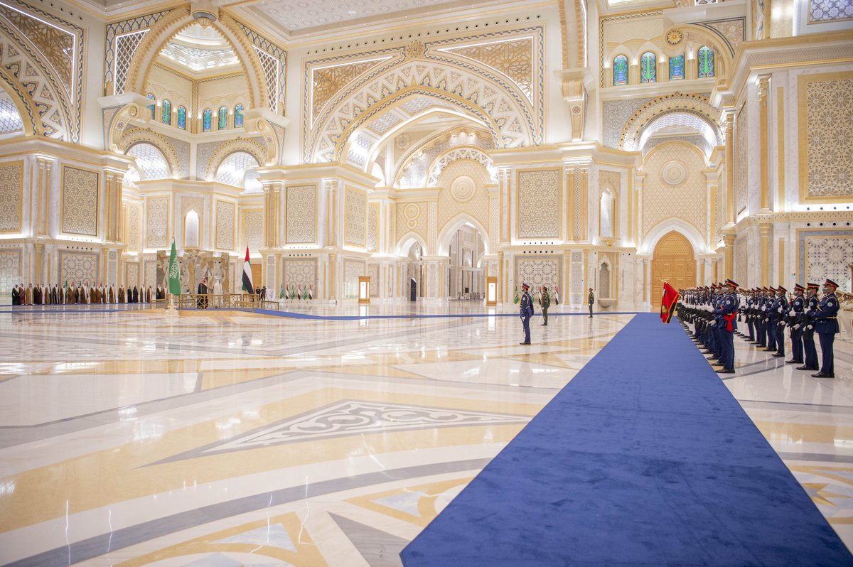 مراسم استقبال رسمية لسمو سيدي #ولي_العهد في قصر الوطن في العاصمة الإماراتية #أبوظبي بمناسبة زيارته الرسمية.
#ولي_العهد_في_الإمارات