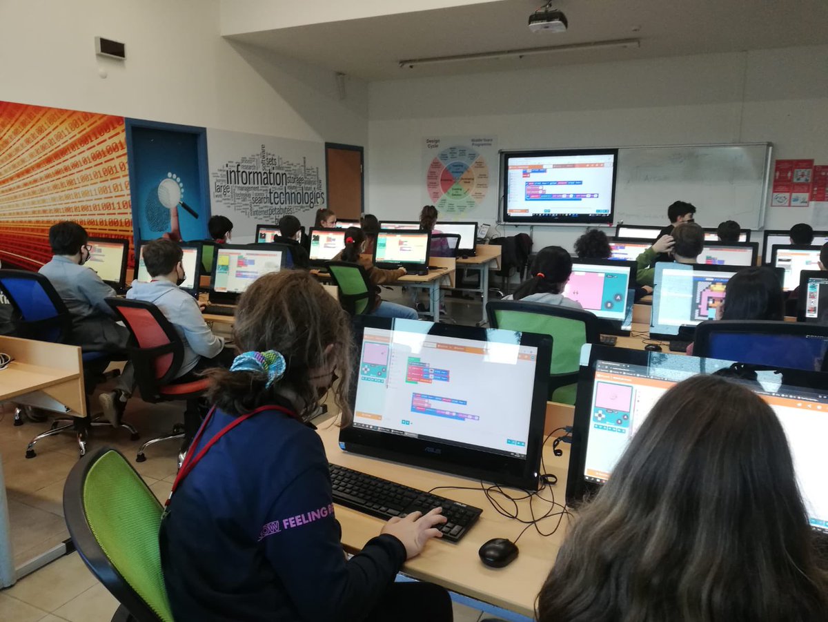 ozgeceegitim's tweet image. #HourOfCode #HourofCode2021 etkinliklerimizden 😌 @kultur2000kolej