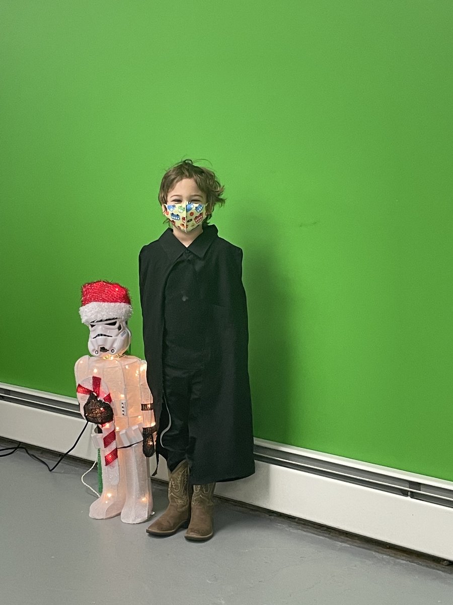 MobileQuestNE's tweet photo. Star Wars day today! Lots of fun 🤩 check out our class offerings https://t.co/VvDT1n3Aei
