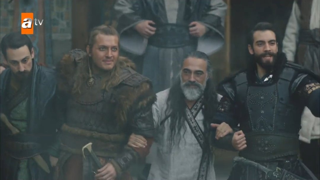 prensesmeijin's tweet photo. Bir kere böyle gülmedin bana zalımın oğlu #Destan #DestanDizisi https://t.co/bNUkrxUdTs