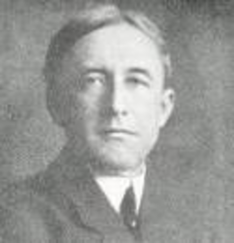 RealPreCinema's tweet photo. 1895
THOMAS ARMAT (1866-1948)
Armat came up with the first #projectors in the U.S. that used intermittent movement. In 1896 #Armat made a deal with Thomas #Edison, for Edison to manufacture it under the name #Vitascope [r]. https://t.co/tvvznOBmKs