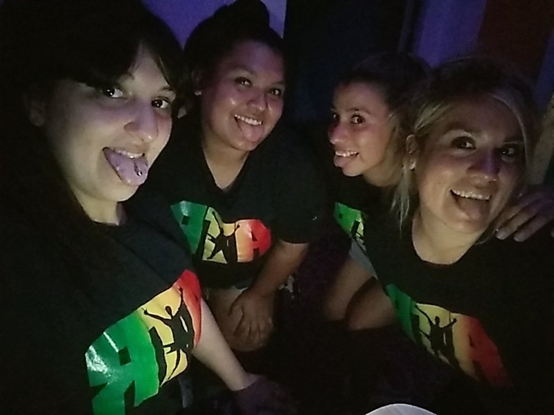 BonahoraNoe's tweet photo. Vamos las pibas de LA BANDA DEL LUNA 🌙
Hoy es día de fiesta 🎹🎵🙌
Dale que ya estamos ATR 
@pablitolescano @RamidsgsRamiro @teatrogranrex @puagroup @NoeliiaBeleen3 @LaaGabrieLitah @maria_eli83 https://t.co/dxFjLOm8Qm
