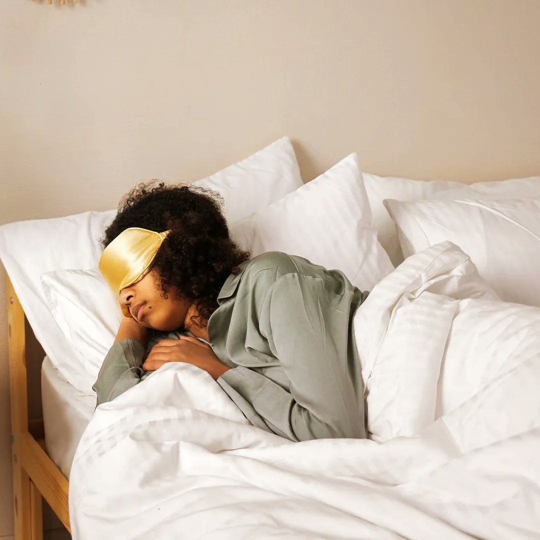 WarmThings's tweet photo. Why are pillows so important in getting a good night's sleep? 😴

Pillows serve to keep the upper body in alignment during sleep, relieving pressure and counterbalancing the points in the body.

We offer a variety of pillows, check them out on our website! https://t.co/gw7WNGjOSK https://t.co/qNLwaDjrvd