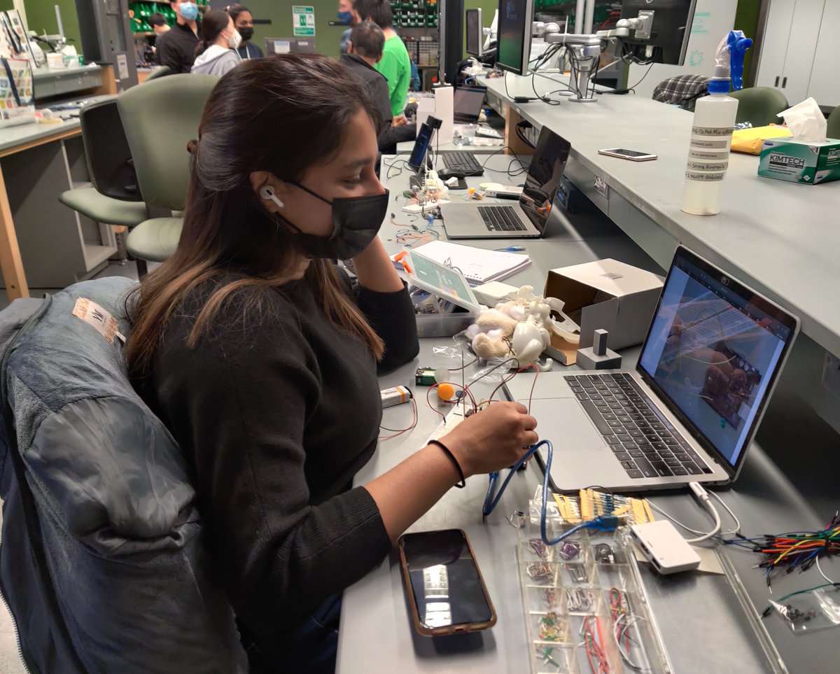 PennBElabs's tweet image. Students working on the @PennIPD and @pennbioeng Rehab Engineering class by Dr. Michelle Johnson (@RehabRobot of @PennMedicine and @GRASPlab). 

@Penn @PennEngineers #PennEngineering #MakerSpace #Bioengineering #BiomedicalEngineering #BioMakerSpace