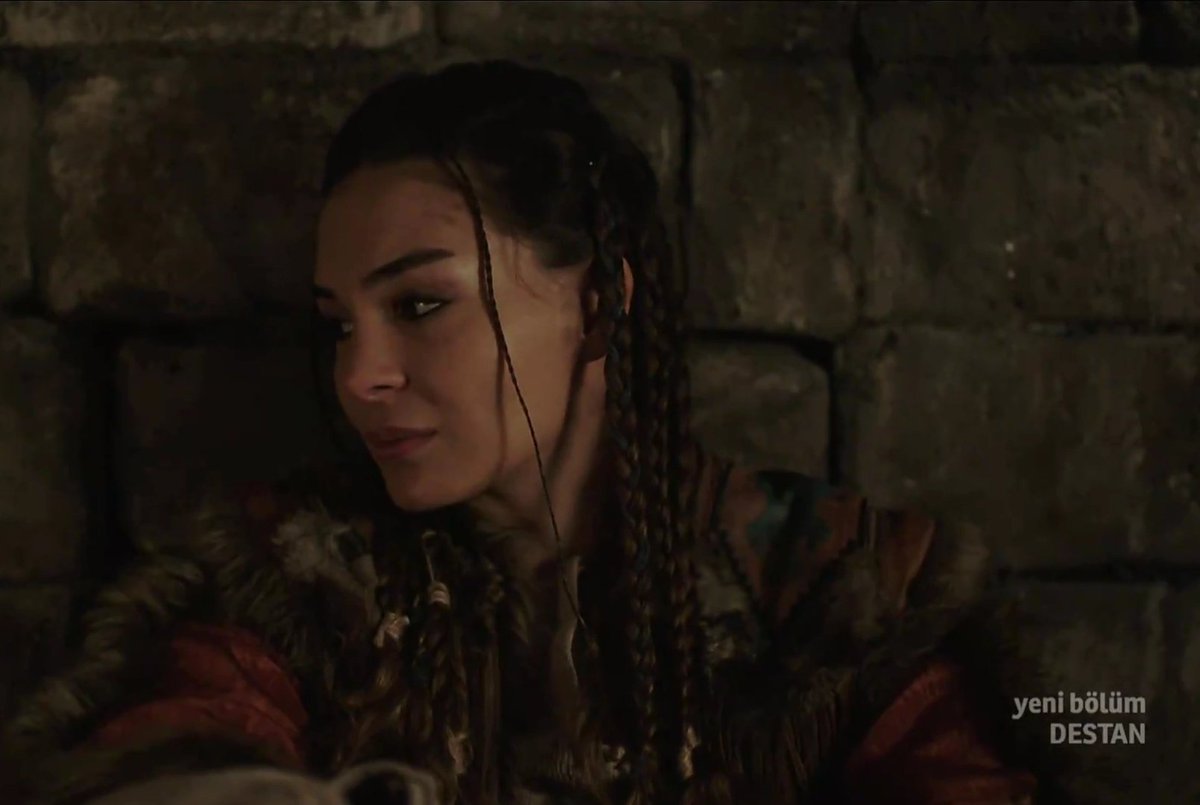 "Son gecen ya, rahat et istedim."
Akkız'ın Batuga'ya Dağ'ı anlatması çok özeldi🥺

#Destan • #DestanDizisi
#EbruŞahin • #EdipTepeli