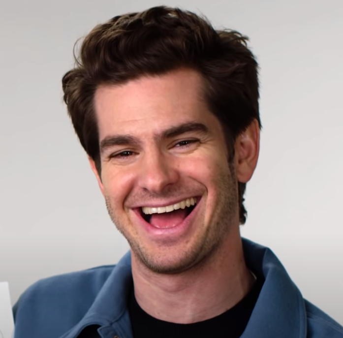 GeekZoneGZ's tweet image. Andrew Garfield es absolutamente maravilloso 🤍💙

Su última entrevista con WIRED es divertidísima y él es una de las mejores personas del mundo. He estado todo el vídeo sonriendo, no es broma. Podéis verla aquí: youtu.be/0zwNZJbM-Gw
