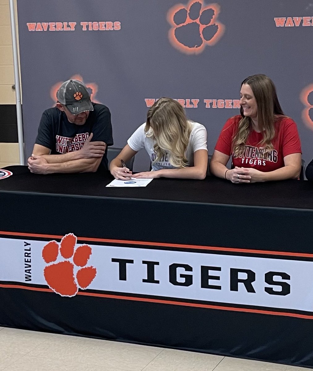 Congrats to our senior Delaney Tackett on her signing to Wittenberg to continue her track career! 🐯🏃‍♀️