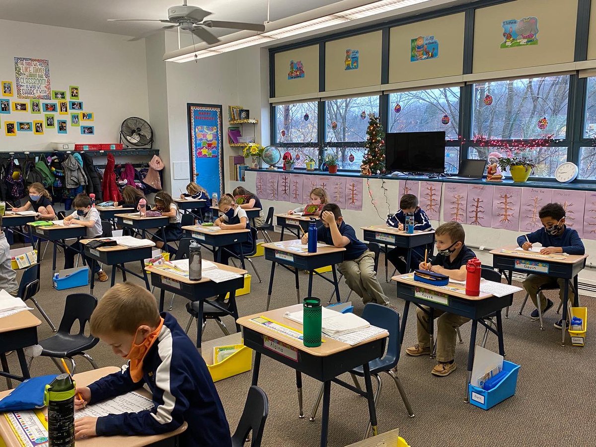 HolyCrossAcade2's tweet photo. 1st grade goals…. 📖 https://t.co/Ox2VBSDlBa