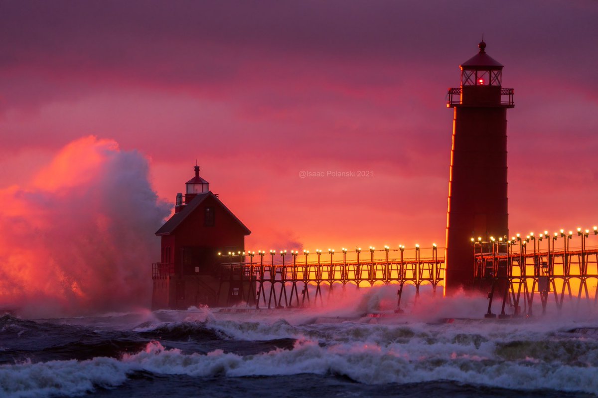 The sunset was high quality in Grand Haven yesterday. Winds gusting up to 50mph created waves 10-14ft high along Lake Michigan. Clouds cleared near the horizon toward sunset, setting the scene for this. #miwx #PureMichigan #SonyAlpha #StormHour <a href="/ReedTimmerAccu/">Reed Timmer (parody)</a> <a href="/spann/">James Spann</a>