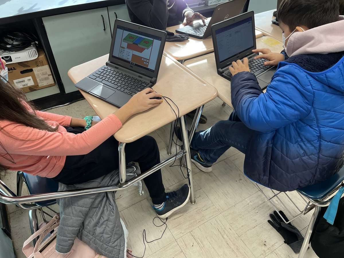 MrsMurphScience's tweet photo. The kids are loving their plate boundary simulation today. “It’s like playing a video game with the Earth!” https://t.co/avcGSmwSbQ