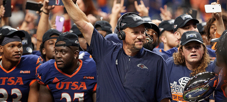 UTSA's tweet photo. Congratulations to Jeff Traylor, who has been named the 2021 Werner Ladder AFCA Football Bowl Subdivision Regional Coach of the Year for Region 4
Full story: https://t.co/JjJO2UiDGs
#UTSA #UTSAExcellence #UTSASuccess @CoachTraylor @LisaUTSA @UTSAFtbl https://t.co/yOJrUtv8pp