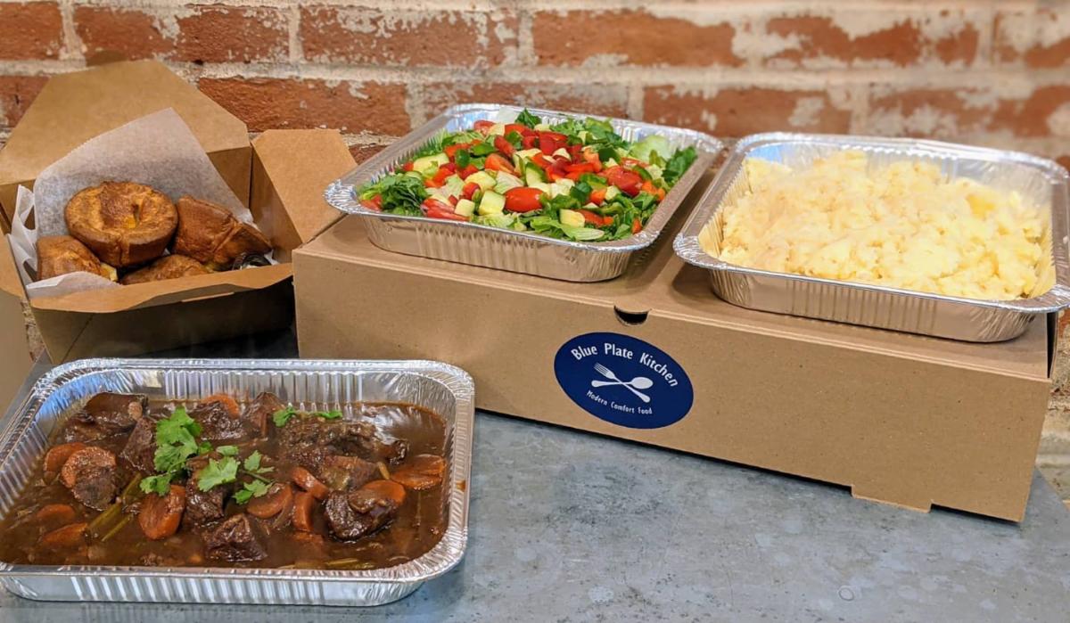 DineinCT's tweet photo. Join us in supporting our local community by donating hot meals for the holidays!
https://t.co/aJxiIR9vtx

#dineinct #lunchdelivery #dinnerdelivery #localdelivery #cateringservice #supportlocal #supportlocalrestaurants #supportsmallbusiness #delivery #donate #communityoutreach https://t.co/WNXAMI2HkY