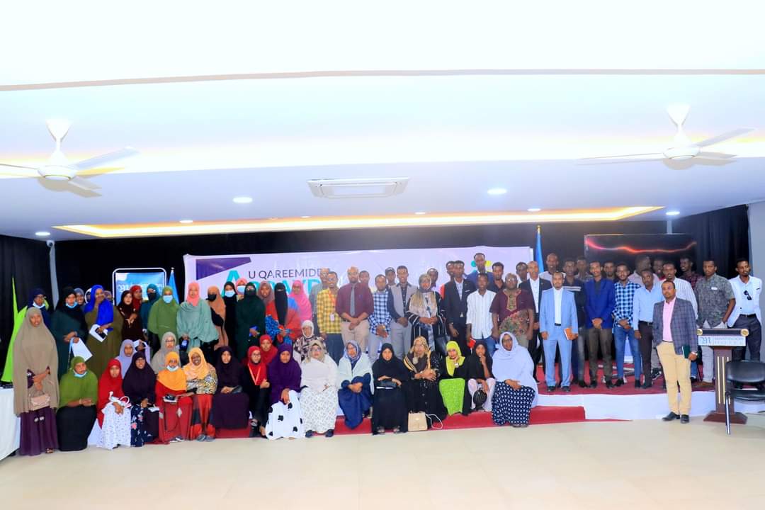 Shaahnur's tweet photo. There is no greater joy nor greater reward than to make a fundamental difference in someone’s life in that regard we organized a high level social service workers advocacy meeting where 83(52F/31M) social workers students &amp; senior gov't reps attended @MOWDAFA @UNICEF @SC_Somalia https://t.co/QMywzQB8ZT