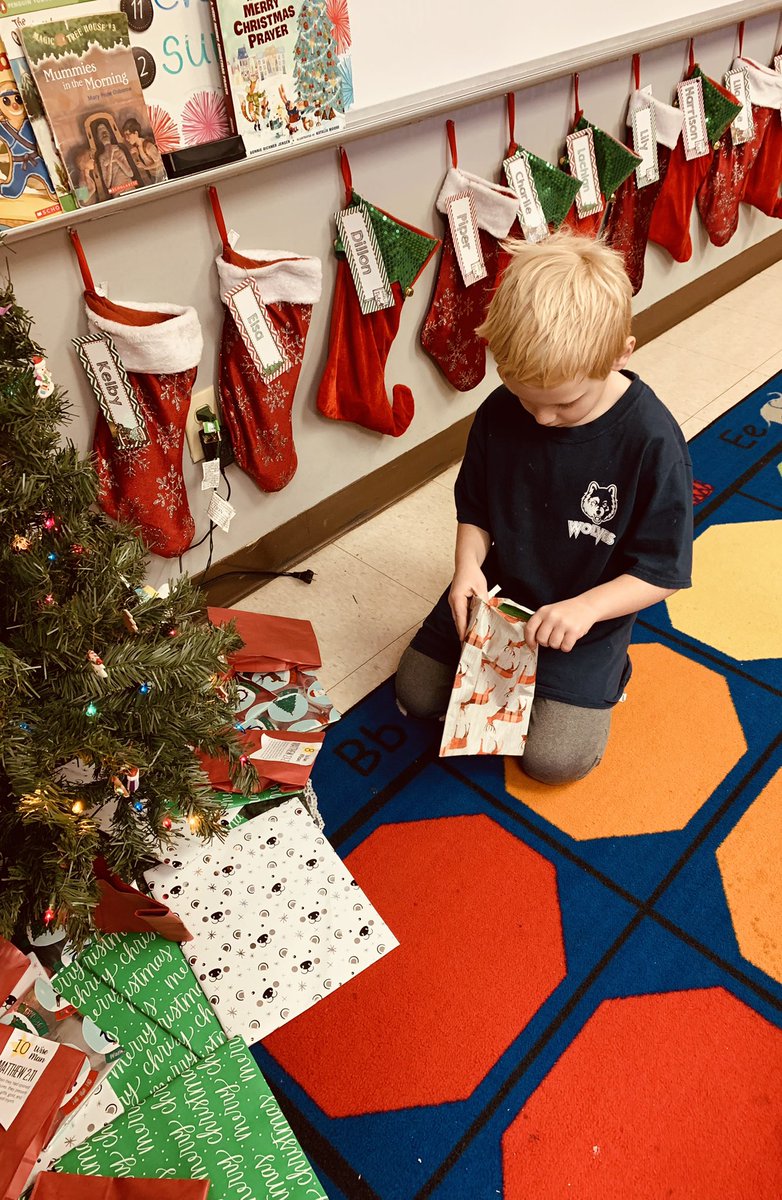 1stRca's tweet photo. @RossvilleAcad 1st grade loves  opening and reading a new Christmas book every day in December. #RCAlearns https://t.co/PEBqozk66z