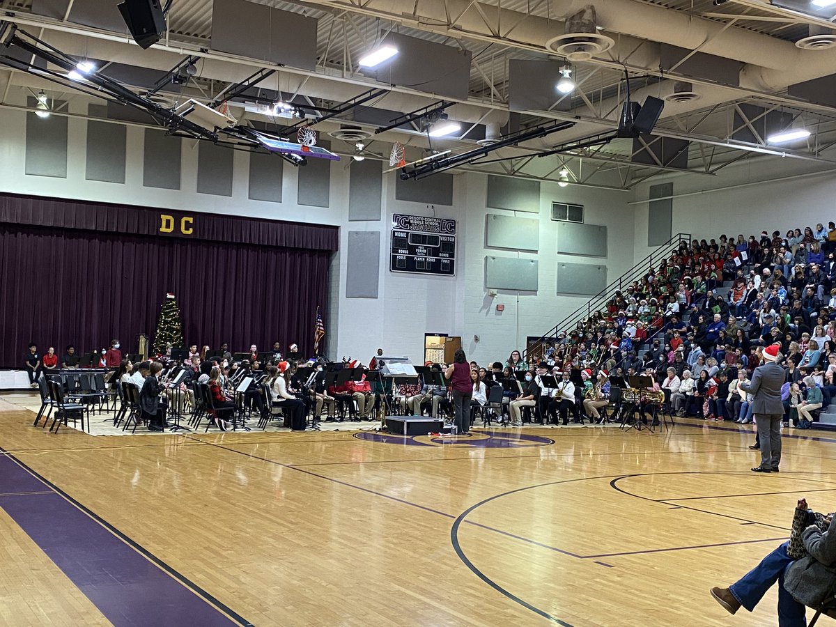 TweetDCS_DCMS's tweet photo. Great job by our 6th, 7th, & 8th grade bands. They all did a magnificent job during their Holiday Performance! #teamdcs #dcpride #dcband https://t.co/xdVOxbjqiE