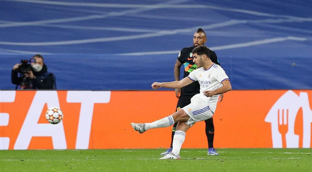 u_arroba's tweet photo. Si repasas los mejores goles del Real Madrid en las últimas Champions, Arturo Vidal aparece en 3 ó 4. https://t.co/v7LnbH1BHv