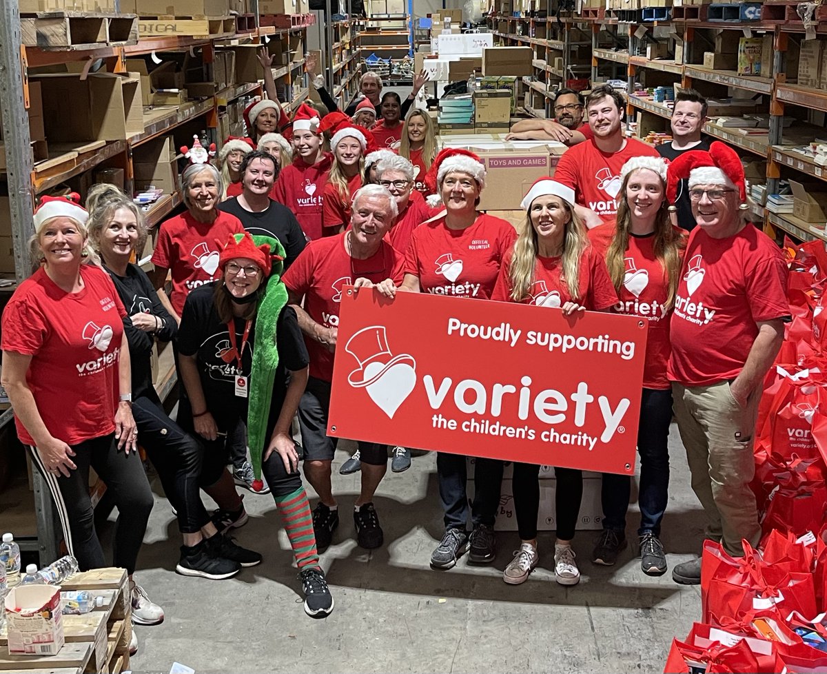 Yesterday we had members of our own team and some wonderful volunteers help us pack toys for kids! ❤️🎁

We wouldn't be able to do this without help from donors and the streamers who have been supporting us, so thank you all so much for your support! 😊✨