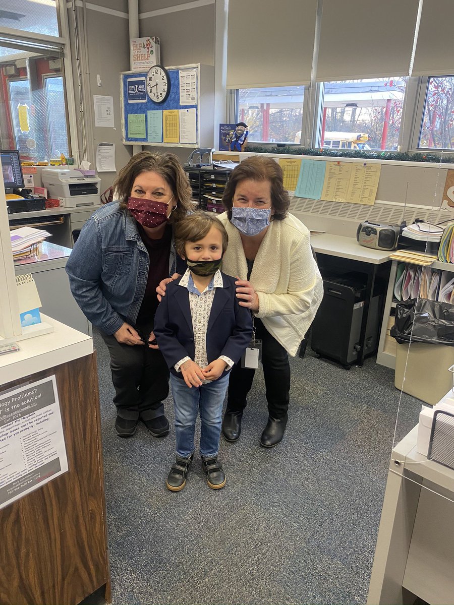 MrsSoaresOTES's tweet photo. LJ had the best day being Principal Soares &amp; helping @MLopusznick run OTES. Thank you for these special memories! #otespride #spartanlegacy https://t.co/kJa8PEpIUP