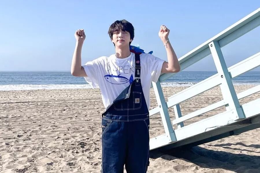kingJinHopeSuga's tweet photo. my baby turned 30 months #KIMSEOKJIN 🎣 #Super_Tuna https://t.co/T6sUzeWAnp