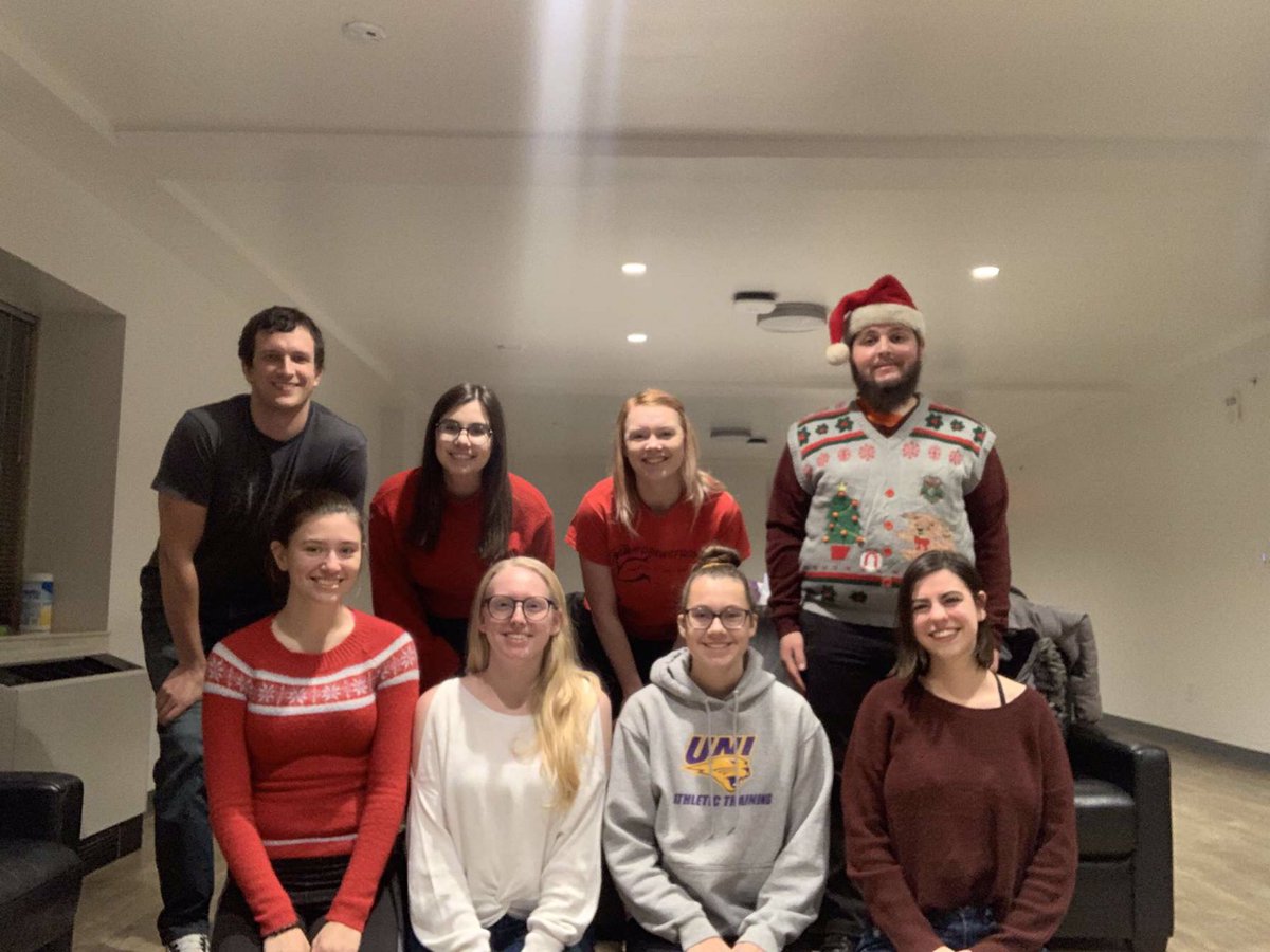 We had our final gathering of the semester! IDT is also saying goodbye to two seniors, Jenny and Erin. Congratulations to our graduates and good luck to everyone with their finals. Have a happy winter break! https://t.co/NifLsYdIWD