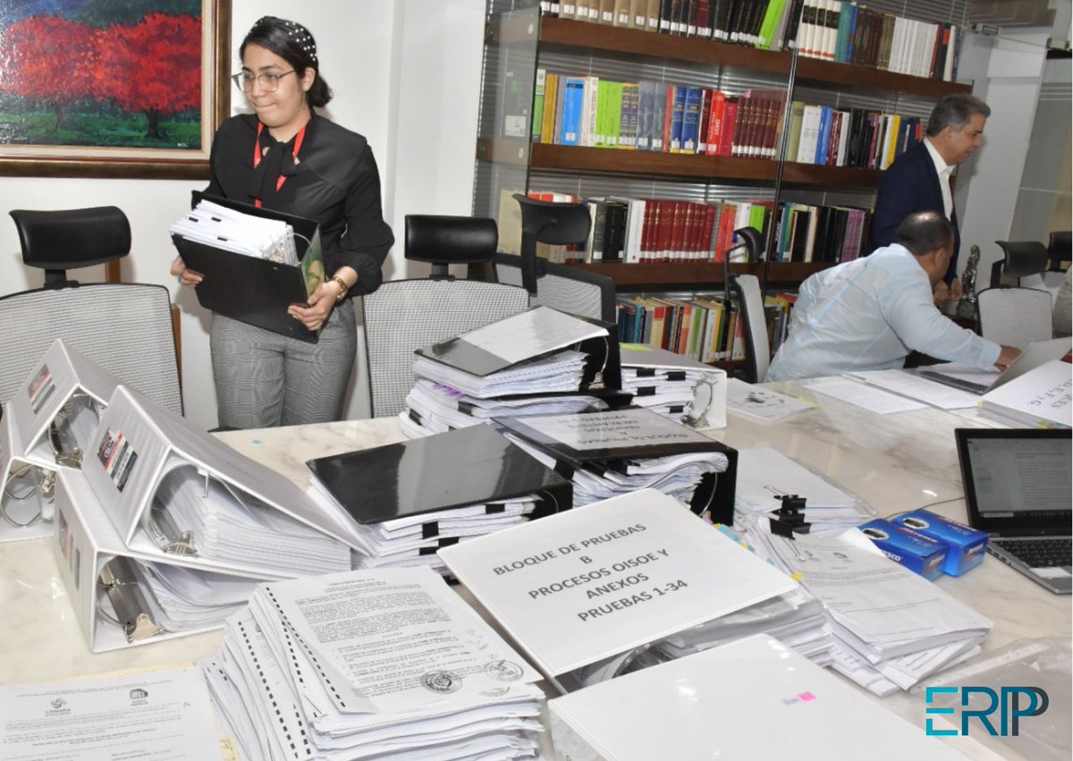 Como Equipo de Recuperación del Patrimonio Público hoy nos constituimos en actor civil contra imputados del caso AntiPulpo, en representación del Estado Dominicano como víctima, solicitando medidas de coerción reales en contra de los imputados y entidades.

#ERPP #CasoAntipulpo