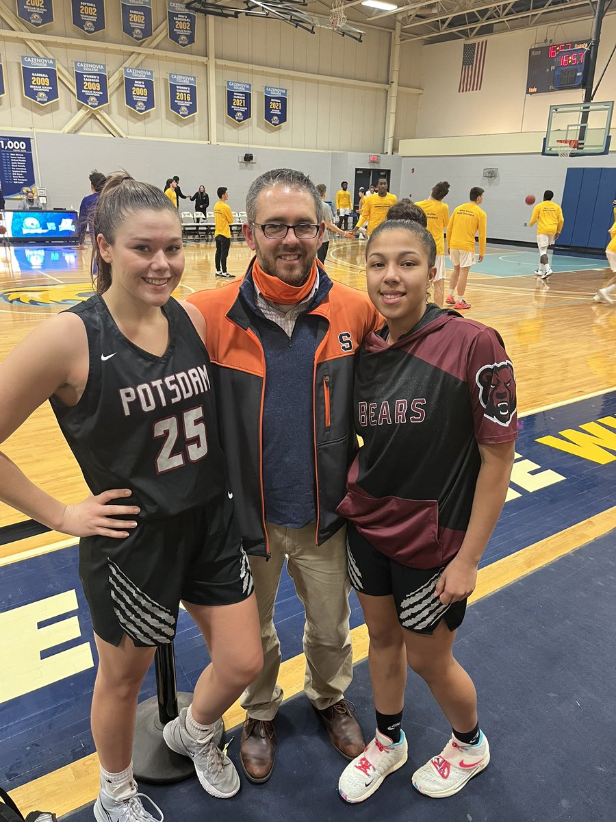 CoachBrazill's tweet photo. Great to watch two former @LCSDBasketball players @amanda_barnell and @Bellab_30 play at the college level! @PotsdamWbb with a 20+ pt win over Caz.. 💪🏻 🏀 https://t.co/3rM8rI4ShE