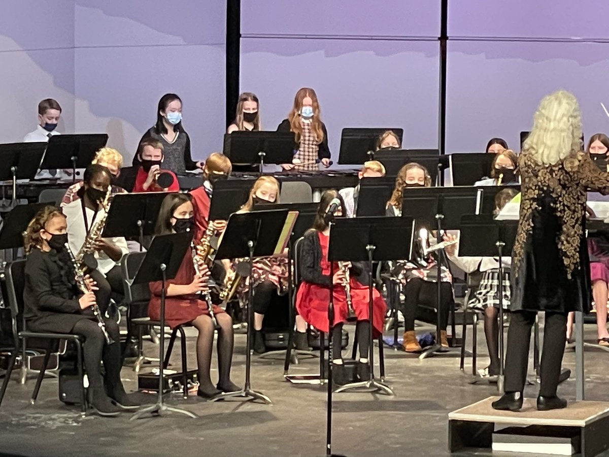 MahtomediMiddle's tweet photo. Our winter concert series is underway. 6th grade band sounds amazing!! Bravo! #WeAre832 https://t.co/DZVvbQeDFX