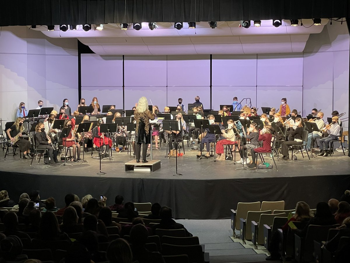 MahtomediMiddle's tweet photo. Our winter concert series is underway. 6th grade band sounds amazing!! Bravo! #WeAre832 https://t.co/DZVvbQeDFX