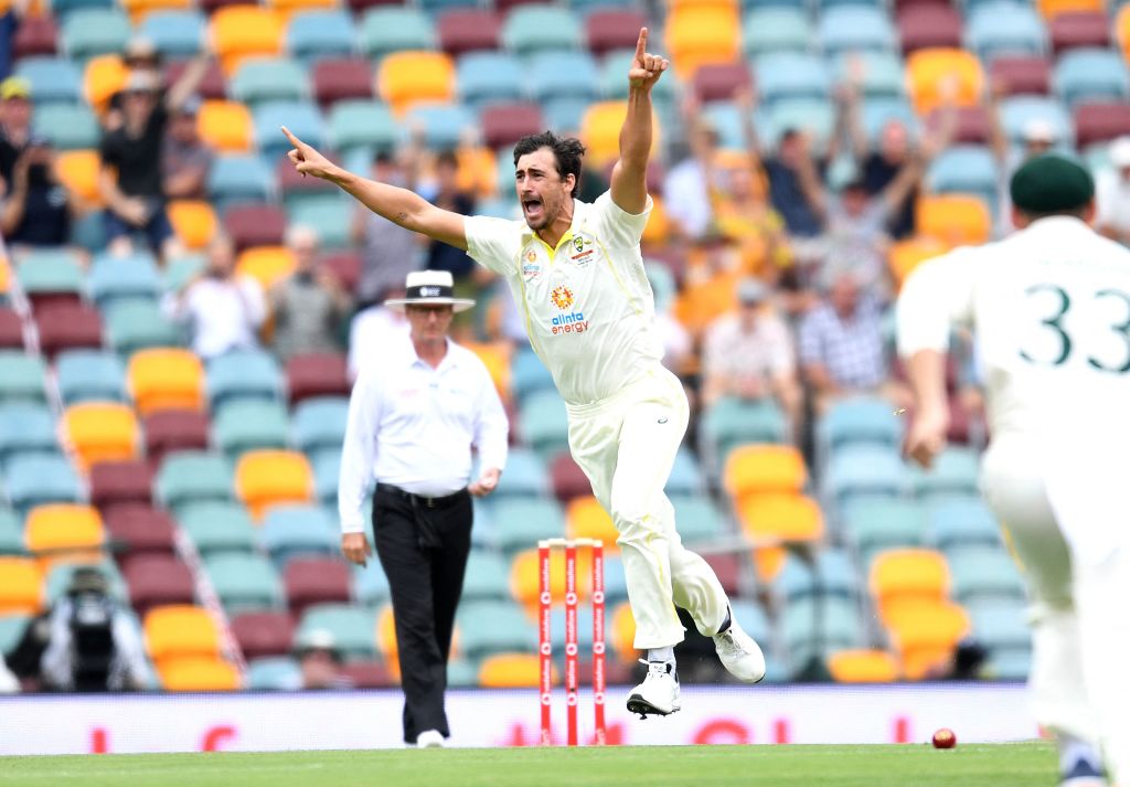 cricketcomau's tweet photo. The art                         The artist https://t.co/iRVJAmx2Q0