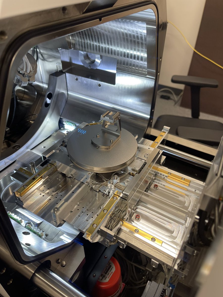 MizzouEMC's tweet photo. We have beam(s)!!! Our Hydra DualBeam Plasma focused ion beam scanning electron microscope is officially operational! Our amazing engineers will do their magic and get us ready to begin work in January. https://t.co/gpdu7yGjXh