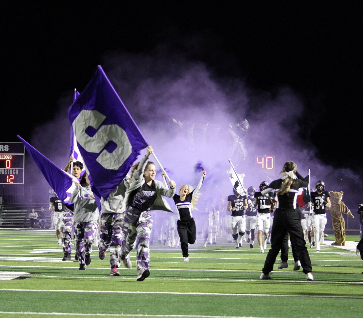 CheerCshs's tweet photo. @dctf @SummitFB @TheCougarWay @FBswarmfootball @PaetowFootball Ready for another great game with our Cougars! #cshscougars https://t.co/0nANOtTfhf