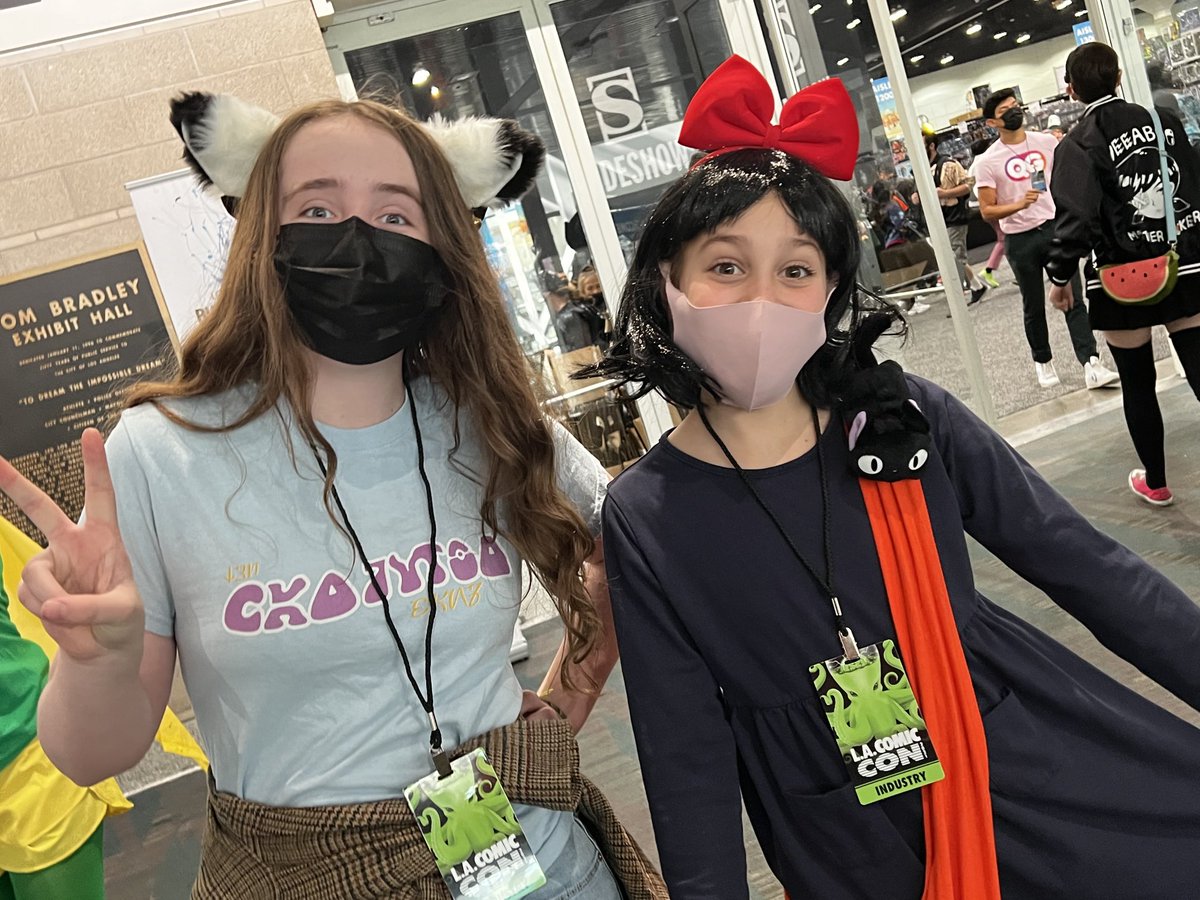 MarionVanCuyck's tweet photo. Had a blast at @LAComicCon last weekend. #nerd #starwars #bookofbobafett #grogu #maxreboband #aurabesh #lacomiccon https://t.co/x8bwhnWdsA