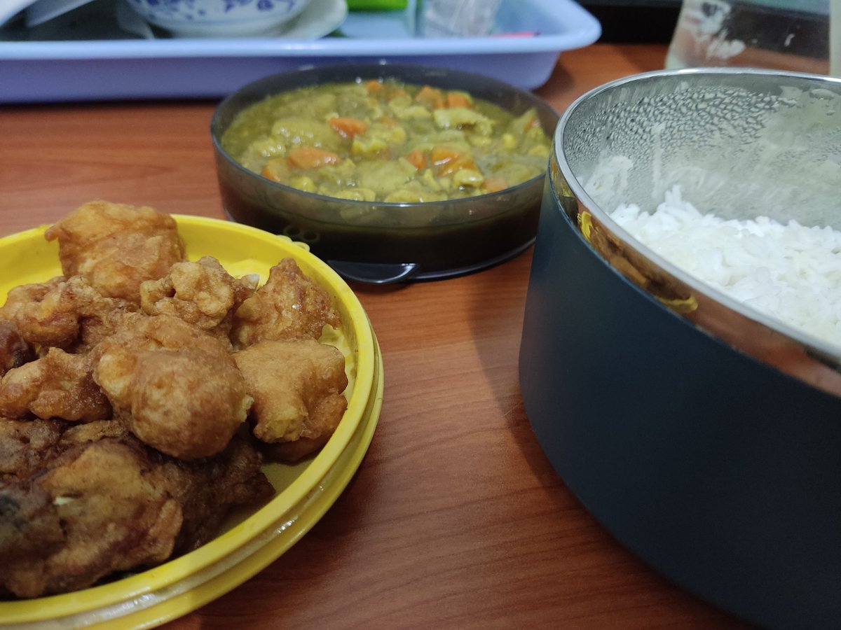 araria09's tweet photo. Japanese curry breakfast ✅
#teringin haha https://t.co/CHgE6RdMlQ