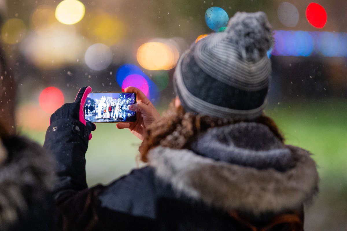 CLEPublicSquare's tweet photo. Throughout the holiday season, The Square will be adorned by approximately half a million glowing lights!
Cleveland Public Square is the perfect spot to capture timeless memories!
10 Photo Ops: https://t.co/BDE5D54W7D
#InTheSquare + #WinterfestCLE
📸 @ErikDrost https://t.co/q9C0anD0DF