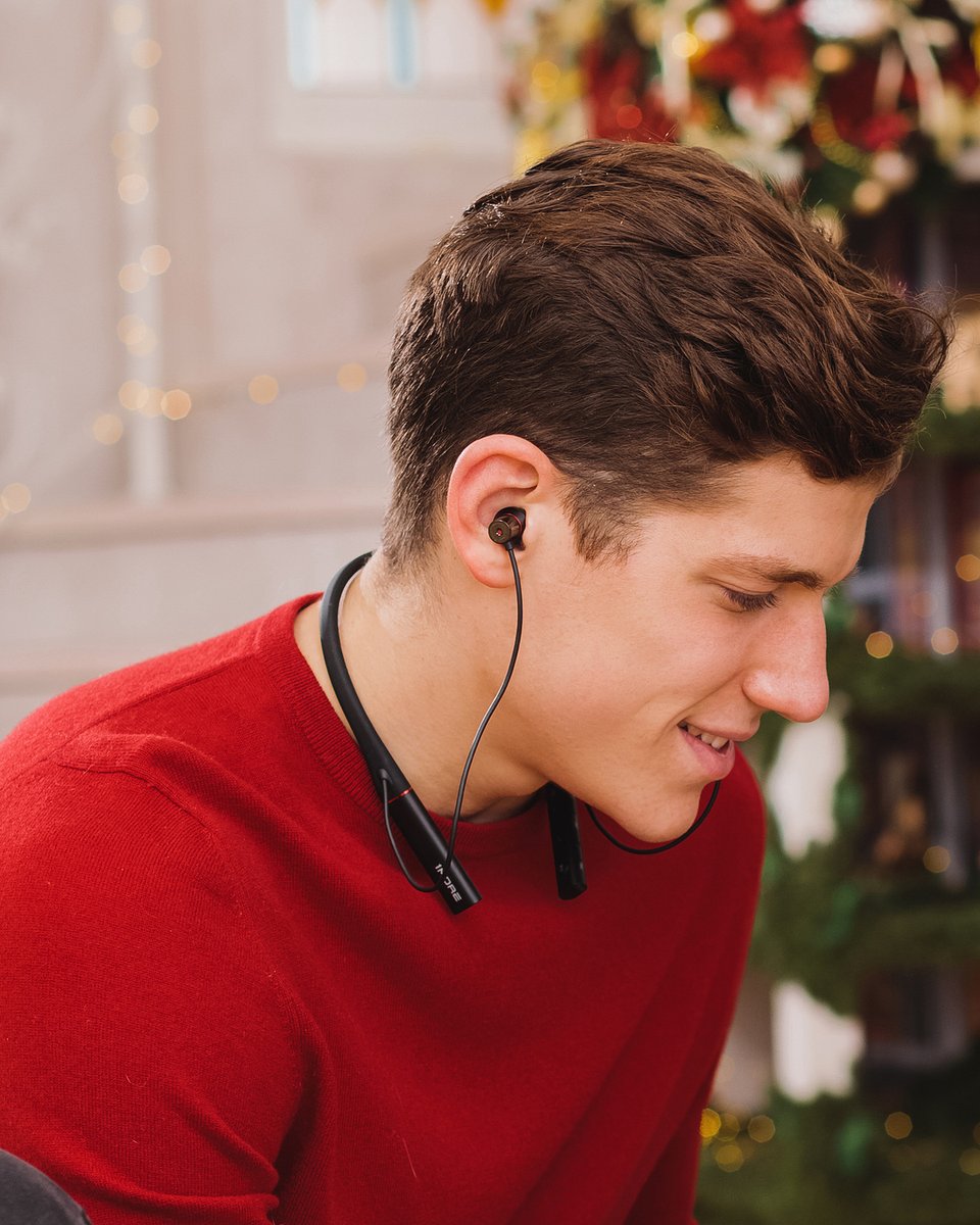 1MoreGlobal's tweet photo. Festive vibes all around.🎧 #DualANCPro #HiRes

Use special Xmas code "1MOREXMAS10" to save extra 10% off at https://t.co/uqWEHAqwlx
-
📸: @charukovsky
#1MORE #1MOREGiftIdea #holiday #Christmas https://t.co/nP8jBcLeDv