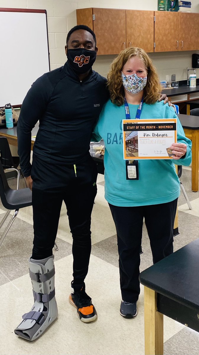 PCHSprincipals's tweet photo. It’s always a great day when you get to recognize the November Staff Member of the Month. Thank you Mrs. Kim Redinger for your commitment and hard work to kids. @PCHSprincipals @RedingerKim @PlatteCountyR3 @PCHSHalls https://t.co/M7ykY4BSCi