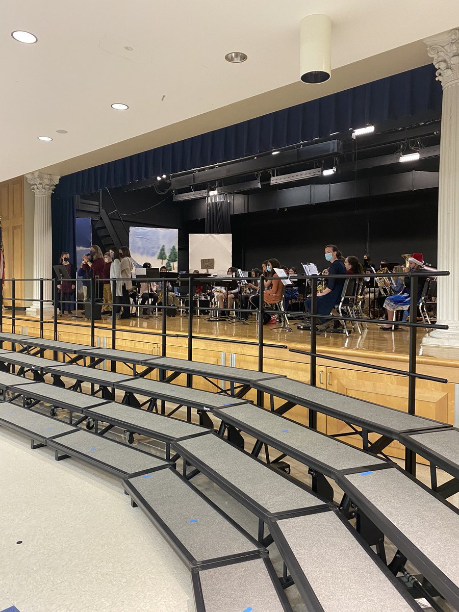 MrKilian_SRE's tweet image. Great night at SRC for our Winter Concert!! #srecommunity