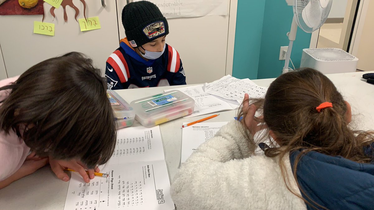 missgoldman19's tweet image. Practicing some Hebrew and learning about Shabbat with zen doodling #zendoodles #hebrew