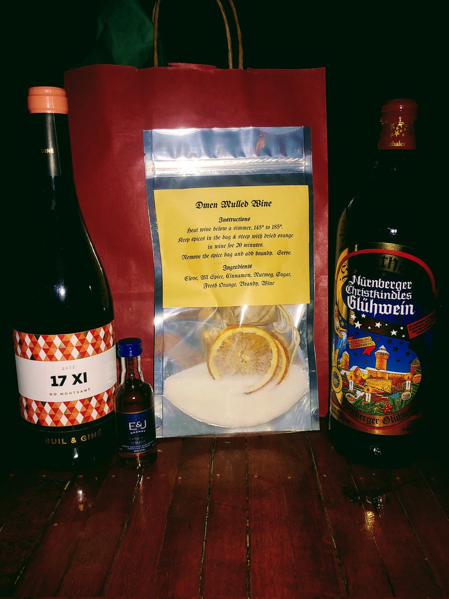 Looking for a fun holiday date night idea or a quick gift? Pick up one of our hot wine options! Make your own our pour and heat! Available at the bar! Get one today!