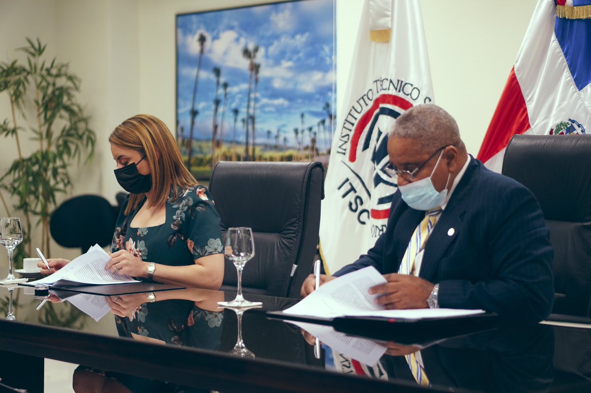 A través de las #AlianzasSupérate, lograremos que los hogares dominicanos sean más productivos y autónomos, es por ello que hemos firmado un acuerdo junto <a href="/ITSCoficial/">Instituto Técnico Superior Comunitario (ITSC)</a>, para reforzar el crecimiento integral y aumentar la cartera formativa de ambas instituciones.