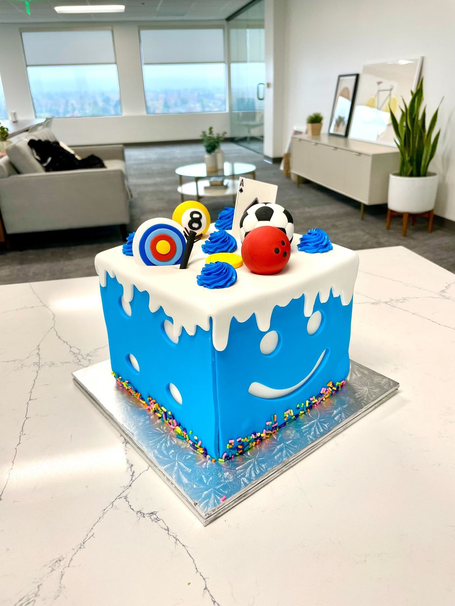 platochat's tweet photo. We got ourselves a cake, you are invited. #Plato5th 💙

- Plato Team https://t.co/jA7q1IRILl