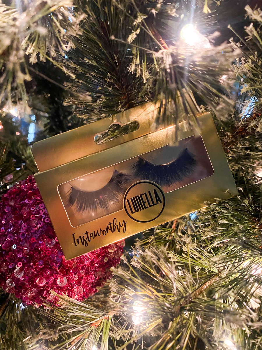 #bogo 🚨VALID ONLY TODAY🚨
Buy one, get one free on all our lashes!