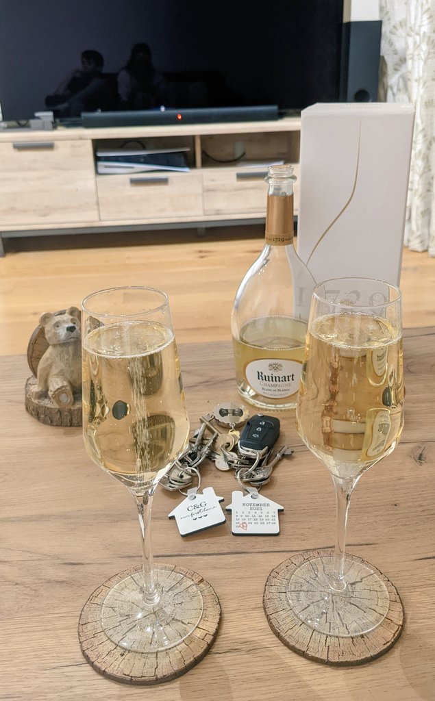 chl0elizabeth's tweet photo. 🏠🥂❤️ https://t.co/fgcyeQSBoM
